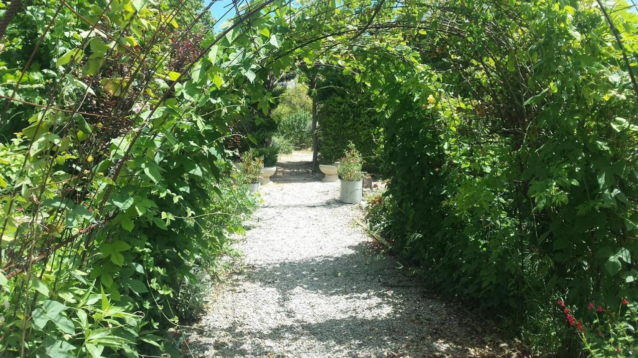 فندق Aux Roses De L'Etang كابيستانج المظهر الخارجي الصورة